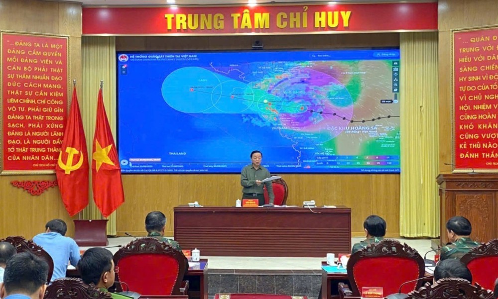 Phó Thủ tướng Trần Hồng Hà: Người dân vùng bão ảnh hưởng không ra đường từ 11 giờ đến 18 giờ ngày 25/8 - Ảnh 2.