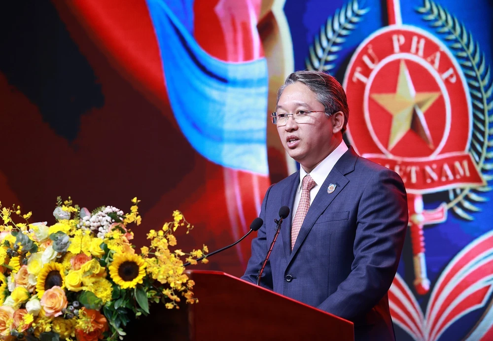 Thủ tướng Phạm Minh Chính: Bộ và ngành Tư pháp đưa công tác xây dựng và thi hành pháp luật thành lợi thế cạnh tranh quốc gia - Ảnh 7.