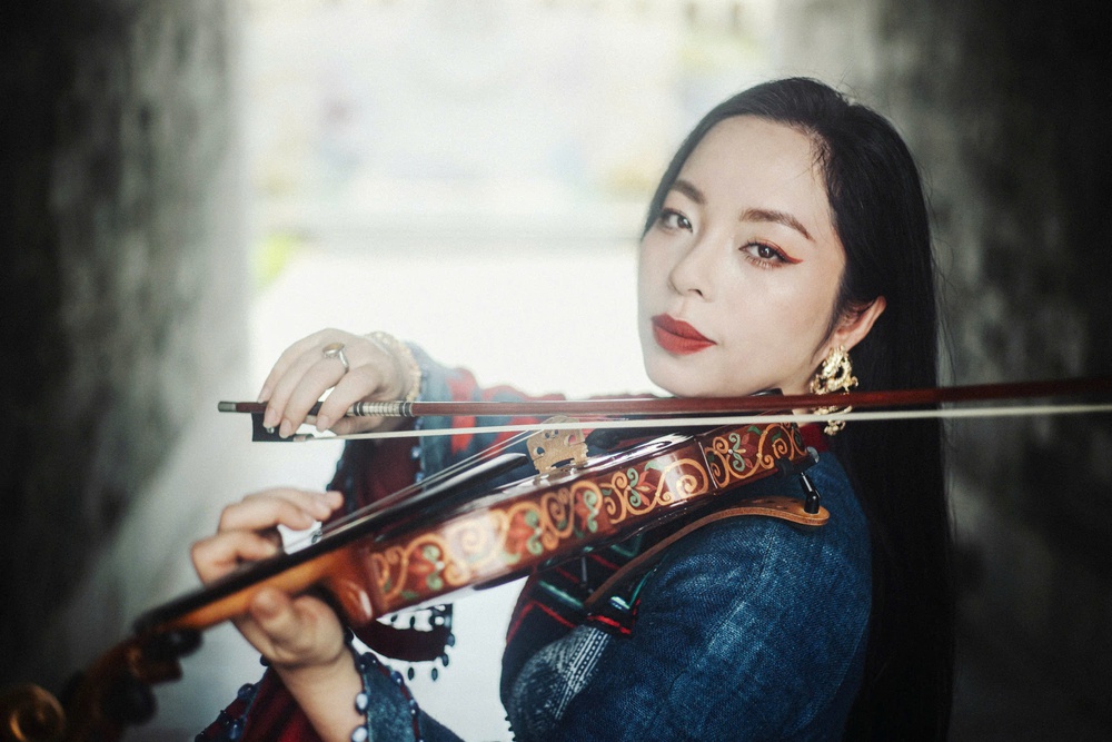 Lý do bạn nên thưởng thức MV Người Hà Nội của Trịnh Minh Hiền - Ảnh 2.