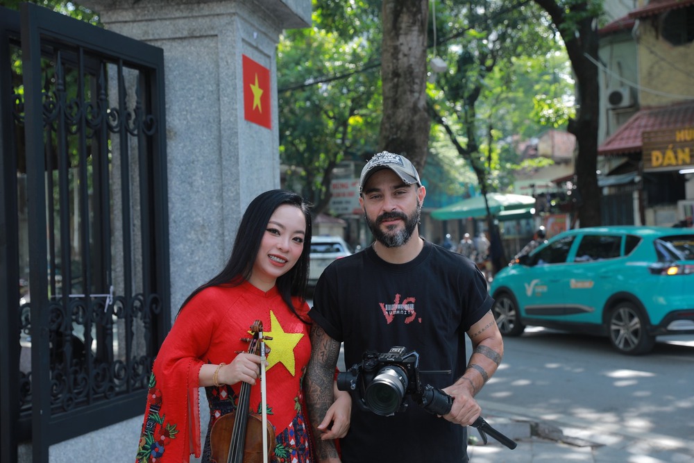 Lý do bạn nên thưởng thức MV Người Hà Nội của Trịnh Minh Hiền - Ảnh 3.