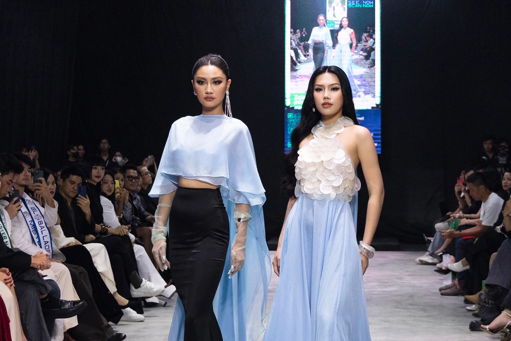 Hoa hậu Nguyễn Hoàng Phương Linh làm vedette sàn thời trang và công nghệ - Ảnh 4.