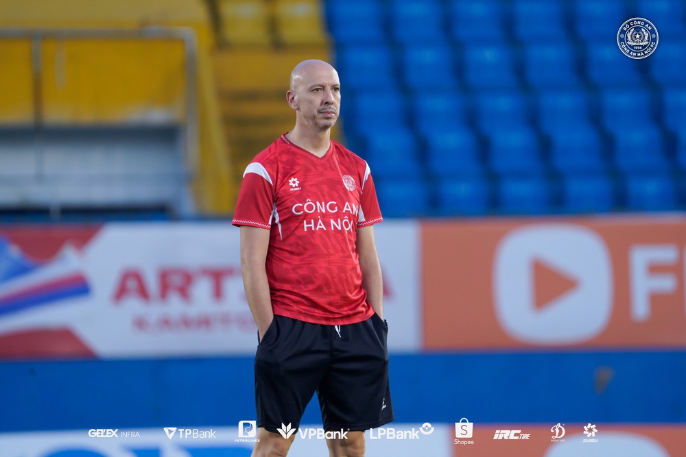 Tin nóng bóng đá Việt hôm nay 27/8: 7 tuyển thủ Việt Nam hội quân muộn; V-League kết thúc chuyển nhượng trước mùa giải - Ảnh 2.