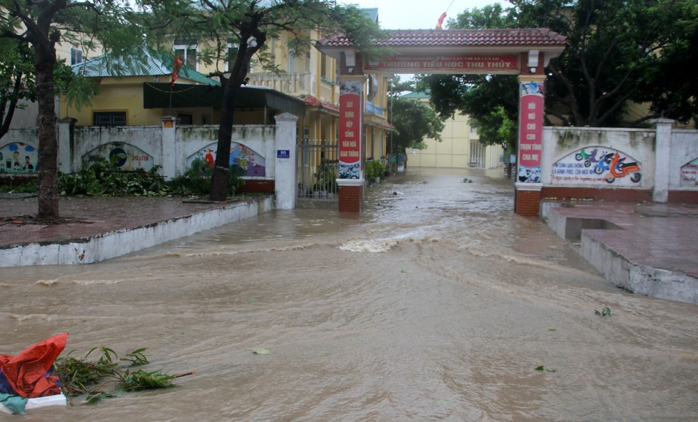 Thủ tướng chỉ đạo tập trung khắc phục hậu quả bão số 5 và ứng phó mưa lũ sau bão - Ảnh 4.