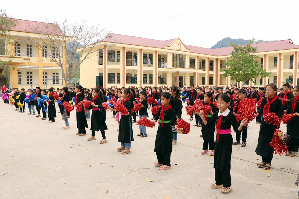 Hướng tới tiếp cận công bằng về giáo dục cho đồng bào dân tộc thiểu số - Ảnh 3.