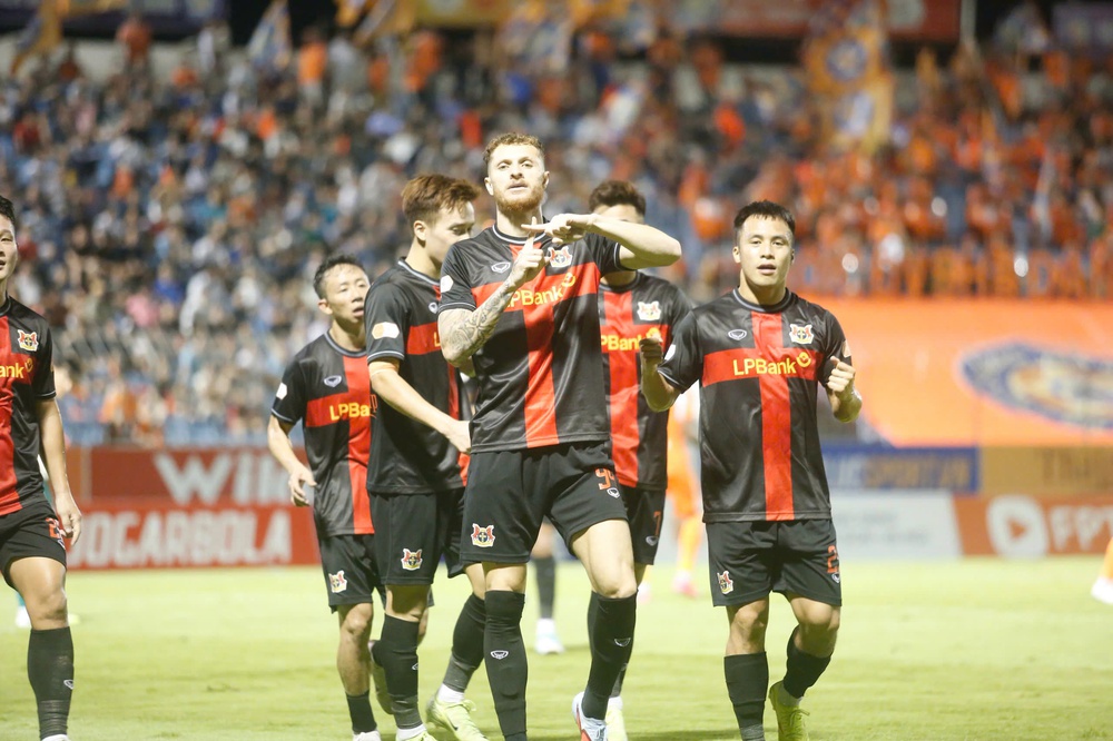 Vòng 3 LPBank V-League 2025/26: Niềm vui đất Cố đô Hoa Lư - Ảnh 1.