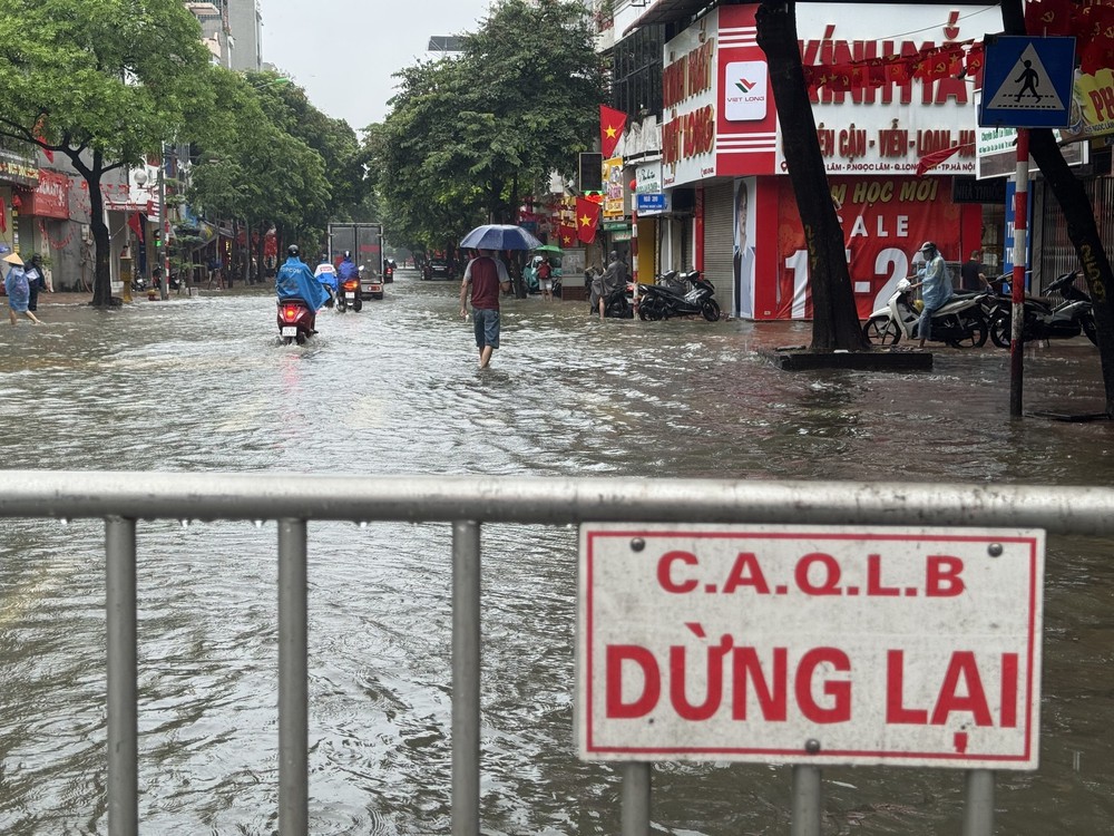 Ảnh hưởng bão số 5: 55 người thương vong và mất tích; mưa lớn gây ngập, thiệt hại 92.226 ha lúa - Ảnh 3.