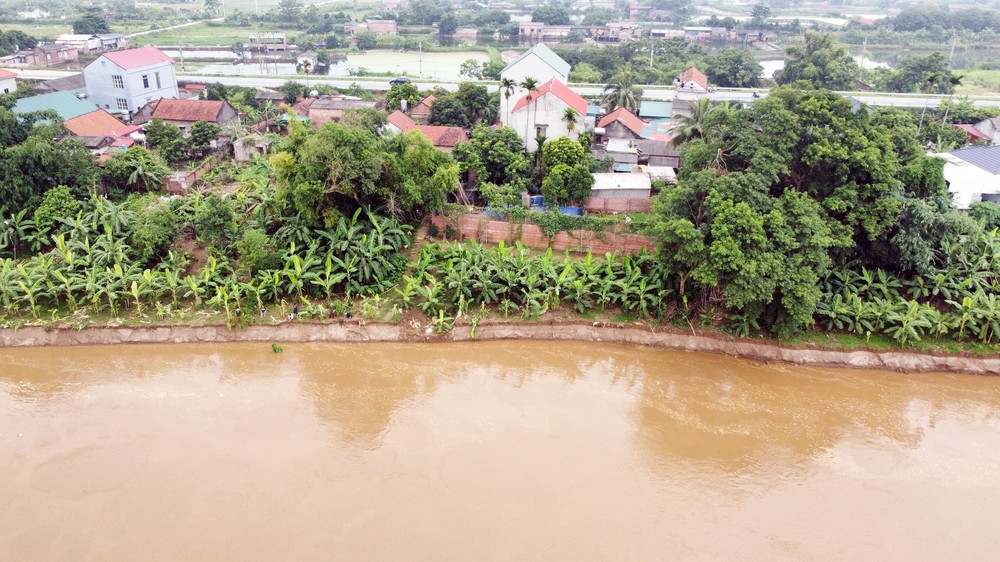 Ảnh hưởng bão số 5: Phú Thọ phát lệnh báo động III trên sông Thao - Ảnh 1.
