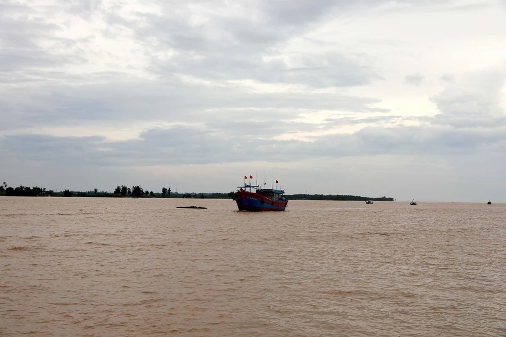 Từ Quảng Ninh đến Khánh Hòa chủ động ứng phó với áp thấp nhiệt đới - Ảnh 2.