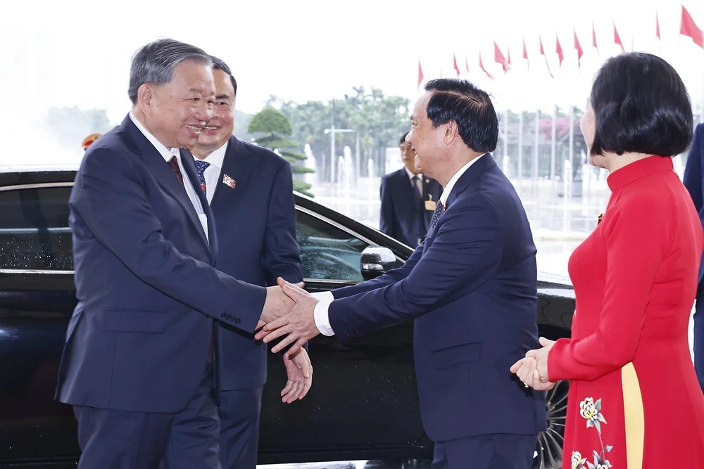 Tổng Bí thư Tô Lâm gặp mặt các thế hệ đại biểu Quốc hội - Ảnh 4.