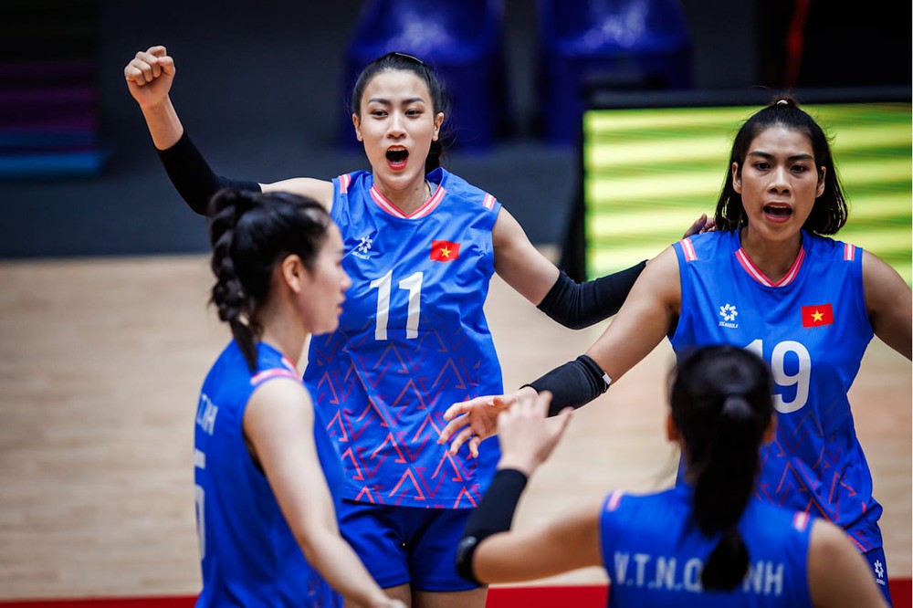 Lâm Oanh (số 19) là nhân tố quan trọng trong lối chơi của tuyển bóng chuyền nữ Việt Nam
