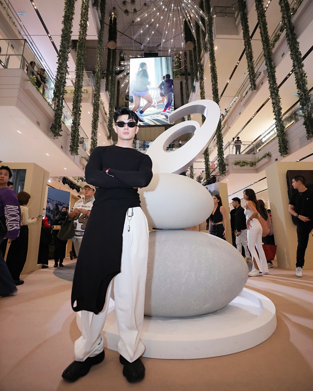 Pop-up “Garden of Motion” của ASICS quy tụ dàn đại sứ thương hiệu Đông Nam Á - Ảnh 3.