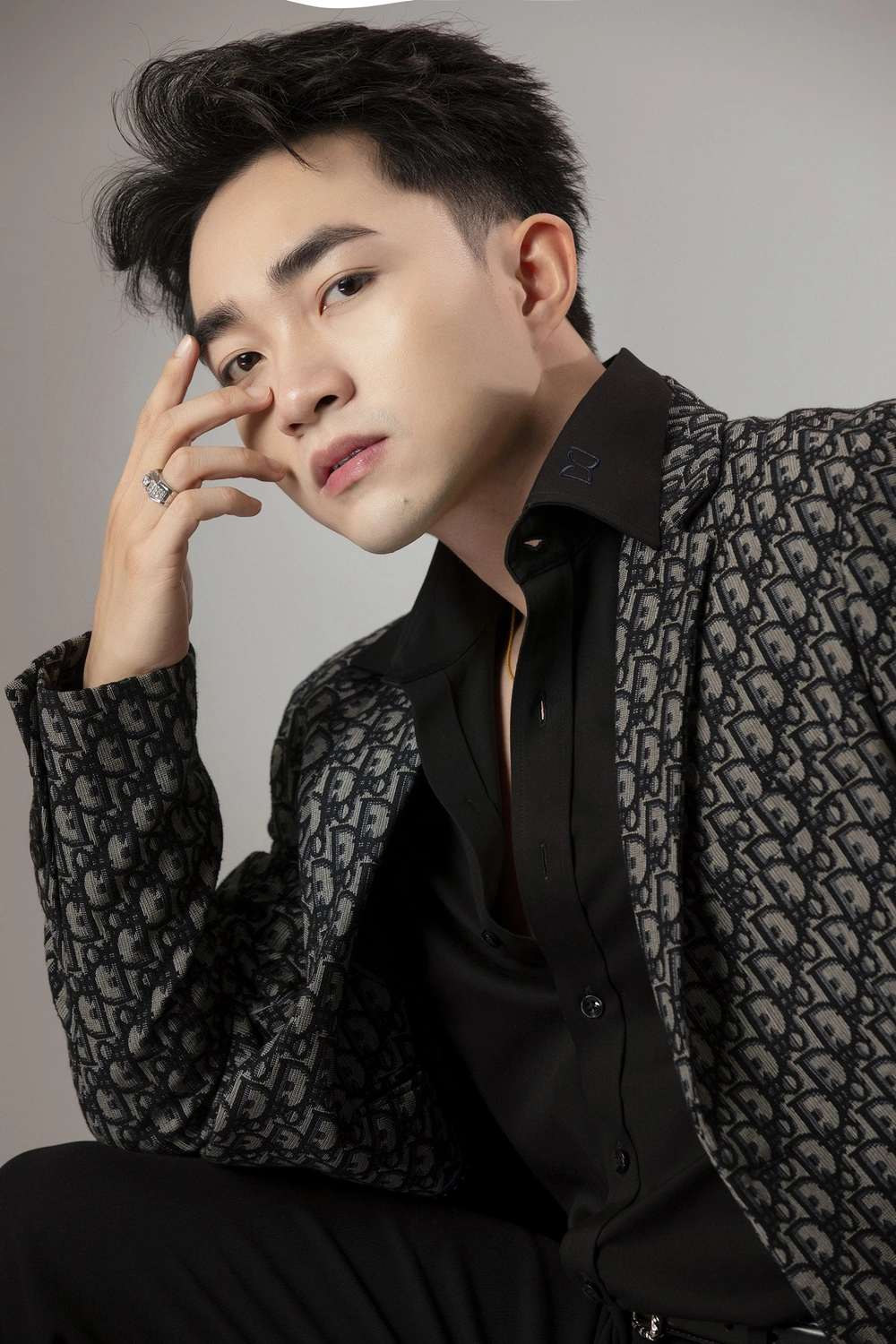 Ca sĩ Trung Quang làm mới hình ảnh trước thềm ra album - Ảnh 1.
