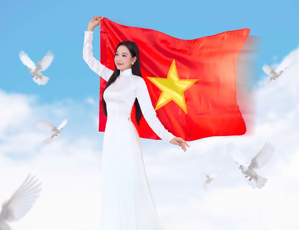 Hoa hậu Biển đảo Việt Nam 2025 Mỹ Linh đẹp tựa nàng thơ mừng 2/9 - Ảnh 3.
