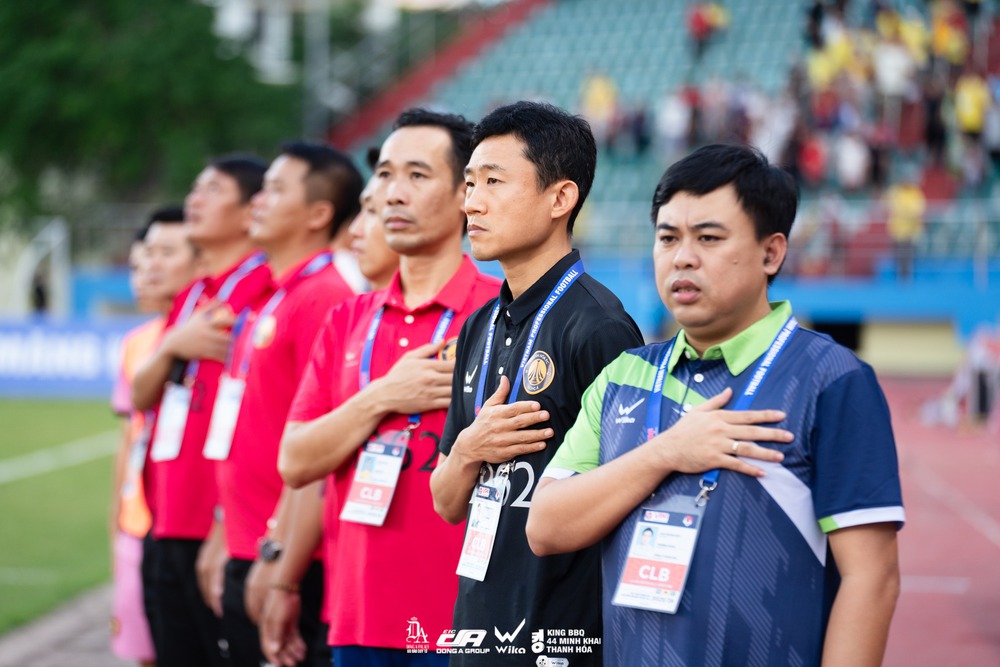 Cựu trợ lý HLV Kim Sang Sik xin lỗi, Thanh Hóa vừa thua vừa tổn thất nhân sự - Ảnh 1.