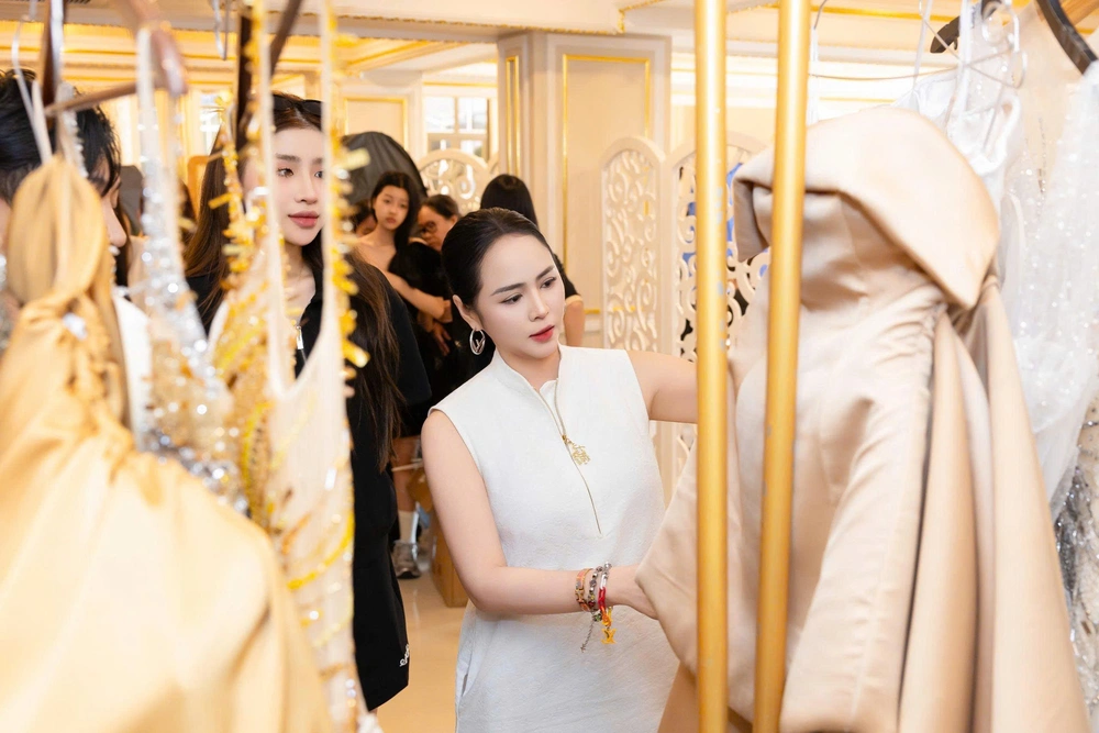 NTK Thanh Hương cùng dàn người mẫu trước giờ G của Vietnam Beauty Fashion Fest - Ảnh 5.