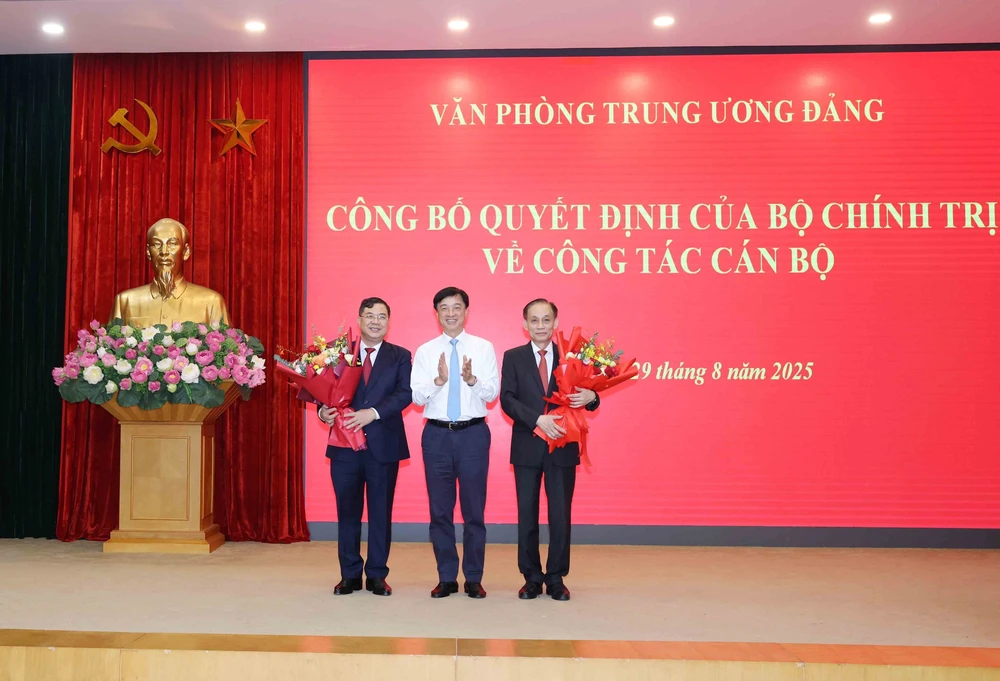 Bộ Chính trị bổ nhiệm đồng chí Phạm Gia Túc giữ chức Chánh Văn phòng Trung ương Đảng - Ảnh 3.