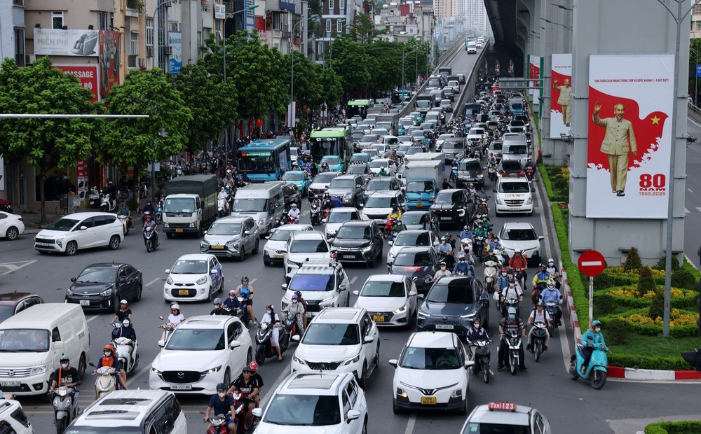 Giao thông Hà Nội &quot;dễ thở&quot; tại các cửa ngõ trước kỳ nghỉ lễ 2/9 - Ảnh 1.