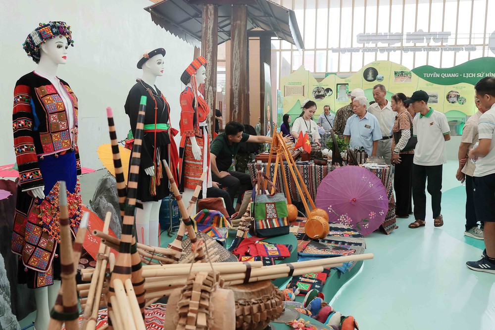 Triển lãm thành tựu đất nước: Khám phá “bức tranh” 12 ngành công nghiệp văn hóa - Ảnh 2.