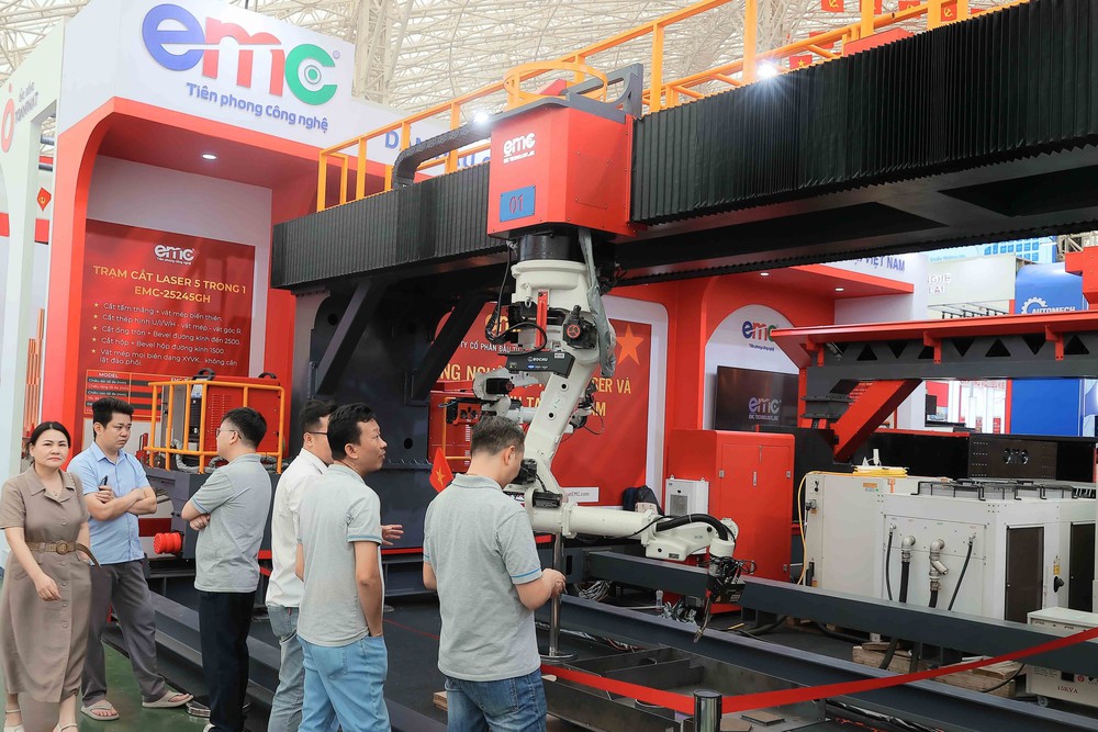 Triển lãm thành tựu đất nước: Hội tụ những ứng dụng hiện đại, sáng tạo mang lại nhiều cảm xúc - Ảnh 4.
