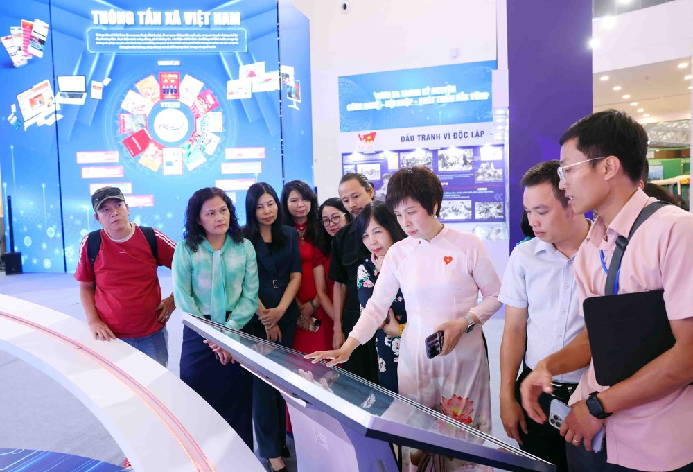 Triển lãm thành tựu đất nước: Hội tụ những ứng dụng hiện đại, sáng tạo mang lại nhiều cảm xúc - Ảnh 1.