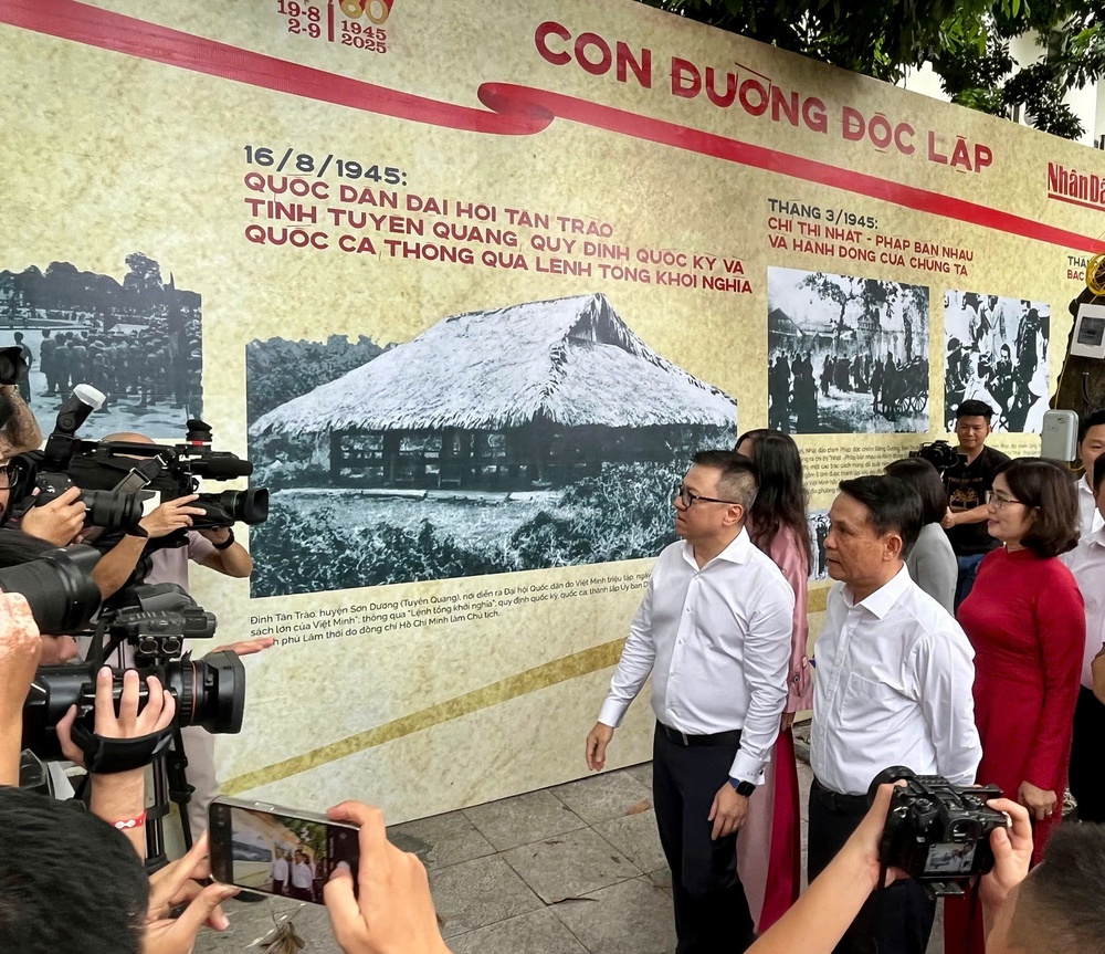 Trải nghiệm đa giác quan tại triển lãm &quot;80 năm rạng rỡ non sông - Con đường Độc lập&quot; - Ảnh 2.