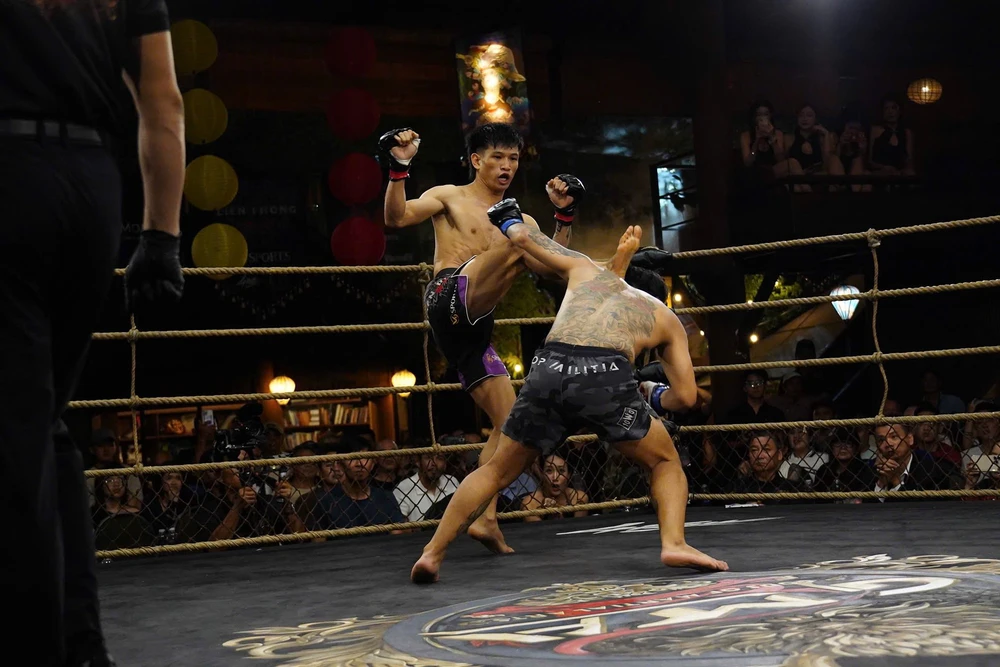 Đệ tử Johnny Trí Nguyễn xuất sắc đánh bại nhà vô địch Indonesia trong hơn 1 phút - Ảnh 1. Đệ tử Johnny Trí Nguyễn xuất sắc đánh bại nhà vô địch Indonesia trong hơn 1 phút - Ảnh 1.