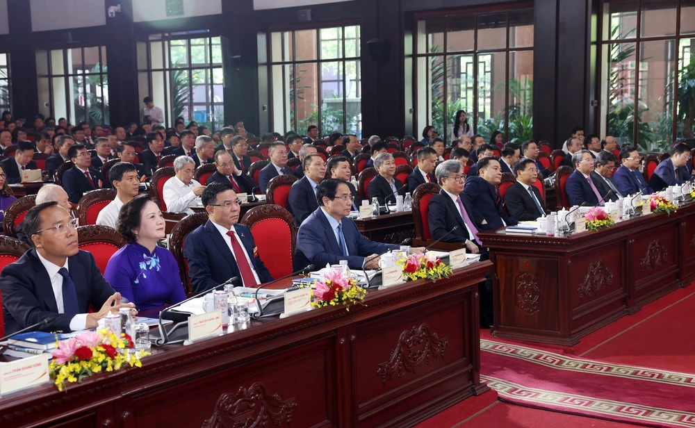 Thủ tướng dự Đại hội Đảng bộ Tập đoàn Công nghiệp - Năng lượng Quốc gia Việt Nam - Ảnh 4.