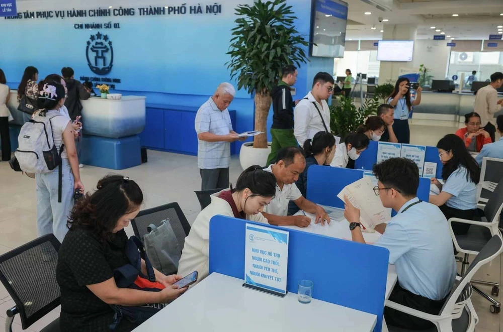 Tinh gọn bộ máy: Tăng cường năng lực cho cấp xã - Ảnh 3. Tinh gọn bộ máy: Tăng cường năng lực cho cấp xã - Ảnh 3.