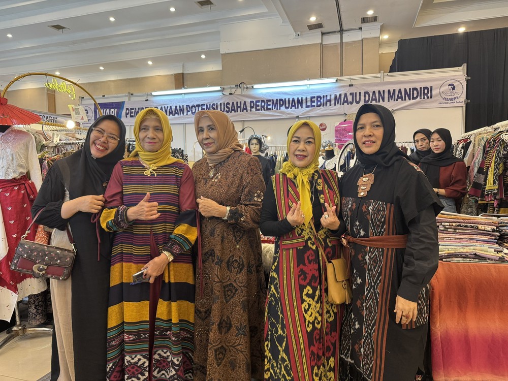 Độc đáo Lễ hội Batik và đồ thủ công mỹ nghệ 2025 tại Indonesia - Ảnh 4. Độc đáo Lễ hội Batik và đồ thủ công mỹ nghệ 2025 tại Indonesia - Ảnh 4.