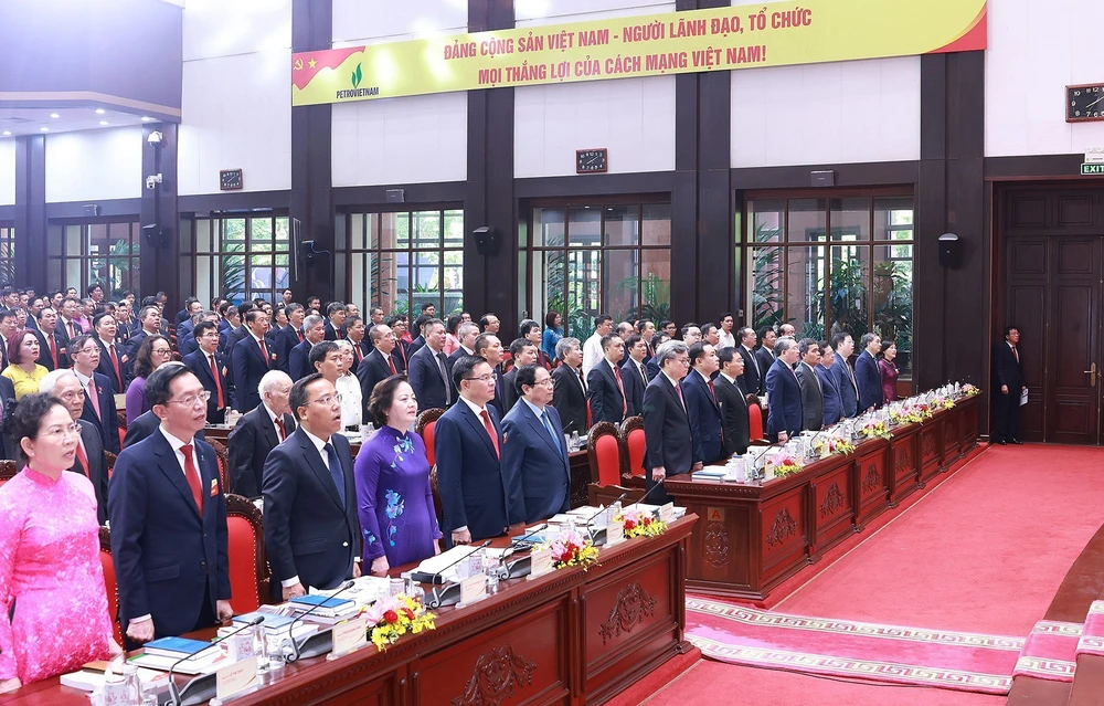 Thủ tướng dự Đại hội Đảng bộ Tập đoàn Công nghiệp - Năng lượng Quốc gia Việt Nam - Ảnh 3.
