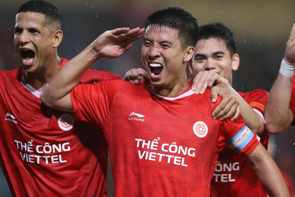 Thể Công Viettel thắng dễ Becamex TPHCM 2-0 bằng vũ khí đánh đầu - Ảnh 1.