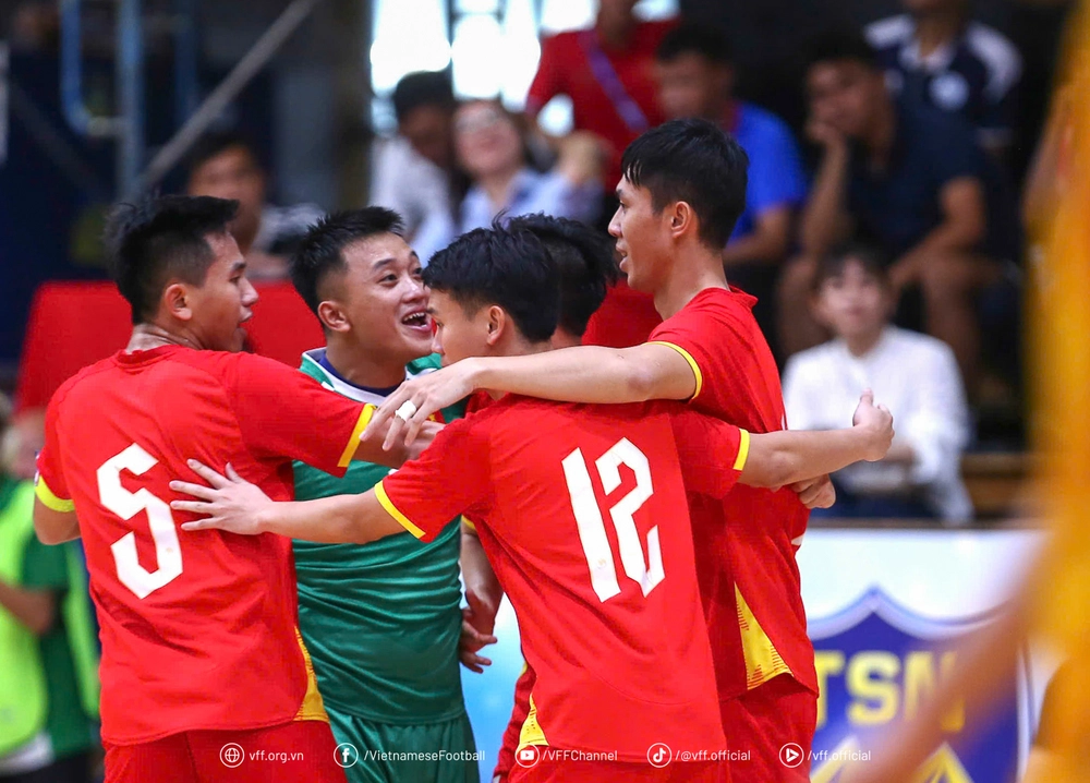Tin nóng bóng đá Việt Nam hôm nay 31/8: Đội tuyển Việt Nam tập buổi đầu tiên; HLV Popov hài lòng với CLB Thể Công Viettel - Ảnh 2.