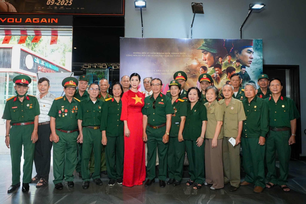 Xuân Lan tổ chức buổi xem phim đặc biệt dành cho các cựu chiến binh - Ảnh 5.