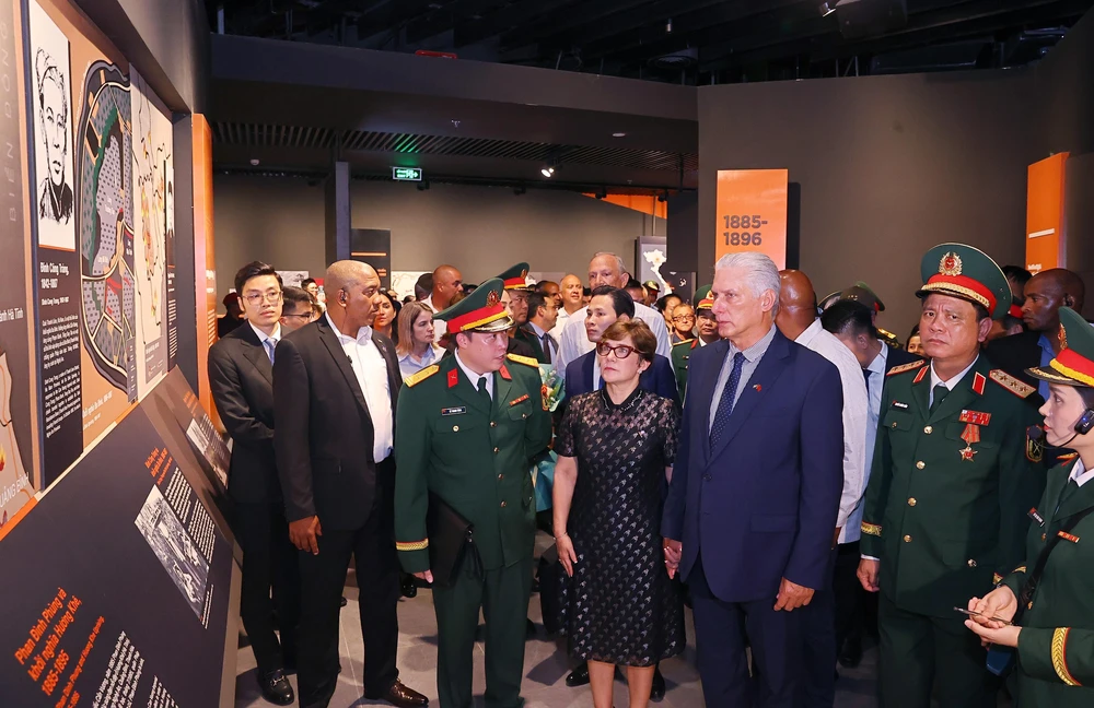 Bí thư Thứ nhất, Chủ tịch nước Cuba Miguel Diaz-Canel thăm Bảo tàng Lịch sử Quân sự Việt Nam - Ảnh 5.
