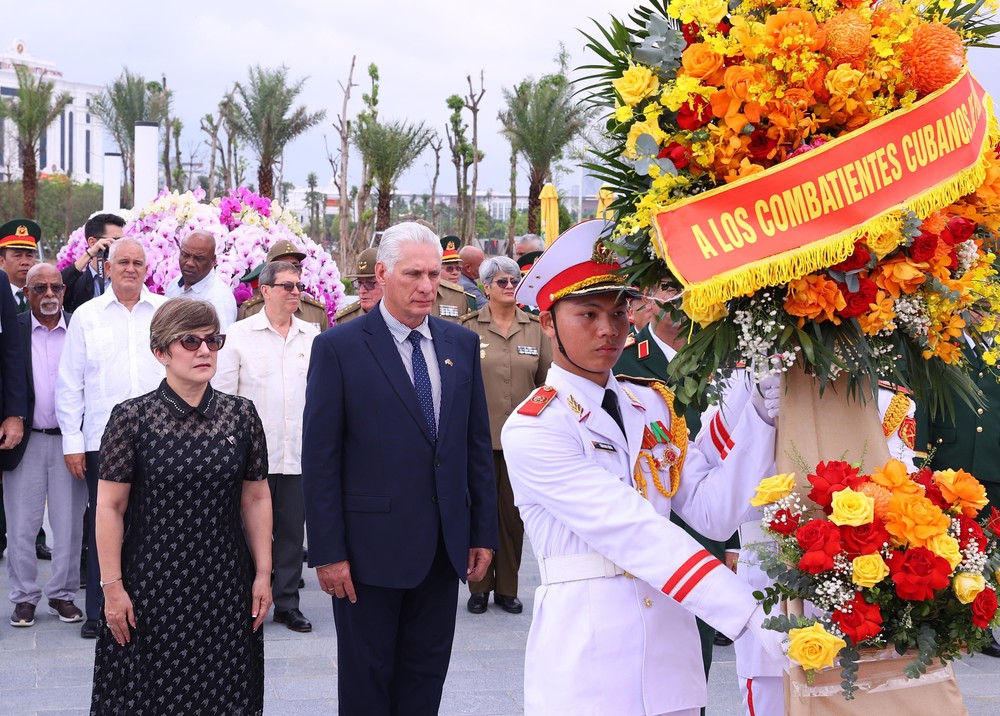 Bí thư Thứ nhất, Chủ tịch nước Cuba Miguel Diaz-Canel thăm Bảo tàng Lịch sử Quân sự Việt Nam - Ảnh 2.