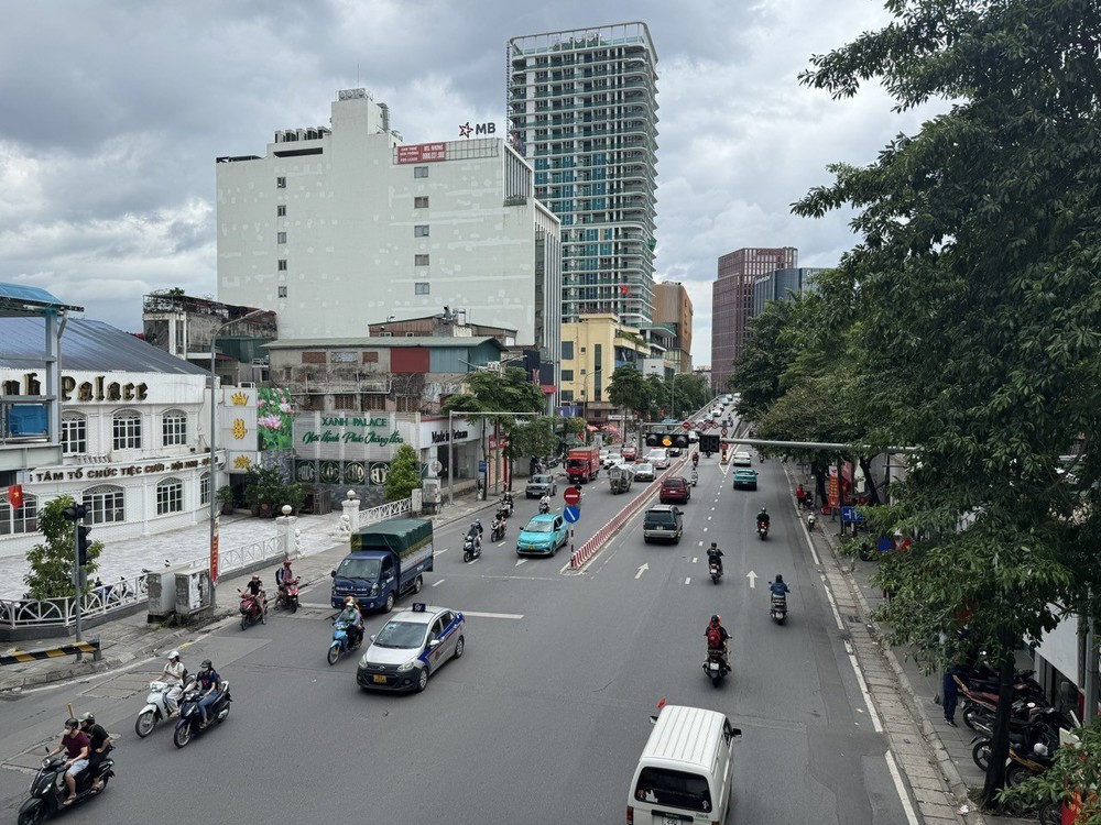 Hà Nội: Giao thông “thông thoáng” trong ngày thứ hai nghỉ Lễ - Ảnh 4.
