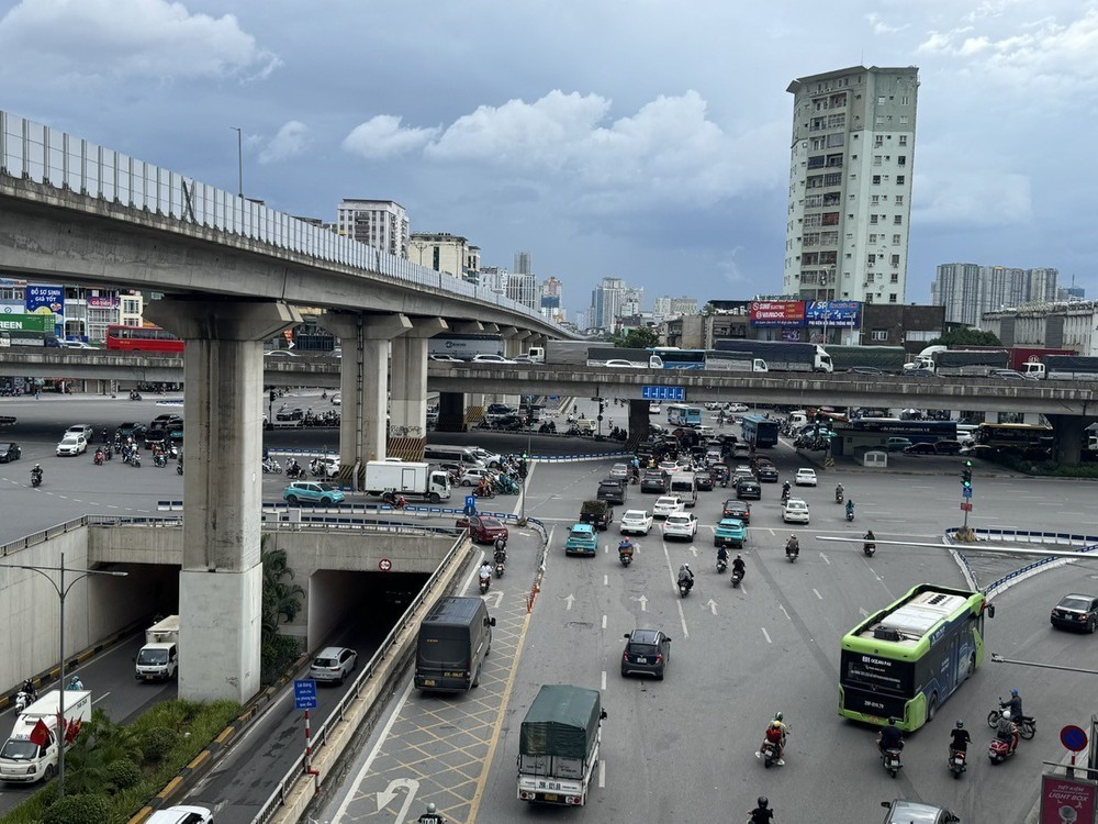 Hà Nội: Giao thông “thông thoáng” trong ngày thứ hai nghỉ Lễ - Ảnh 1.