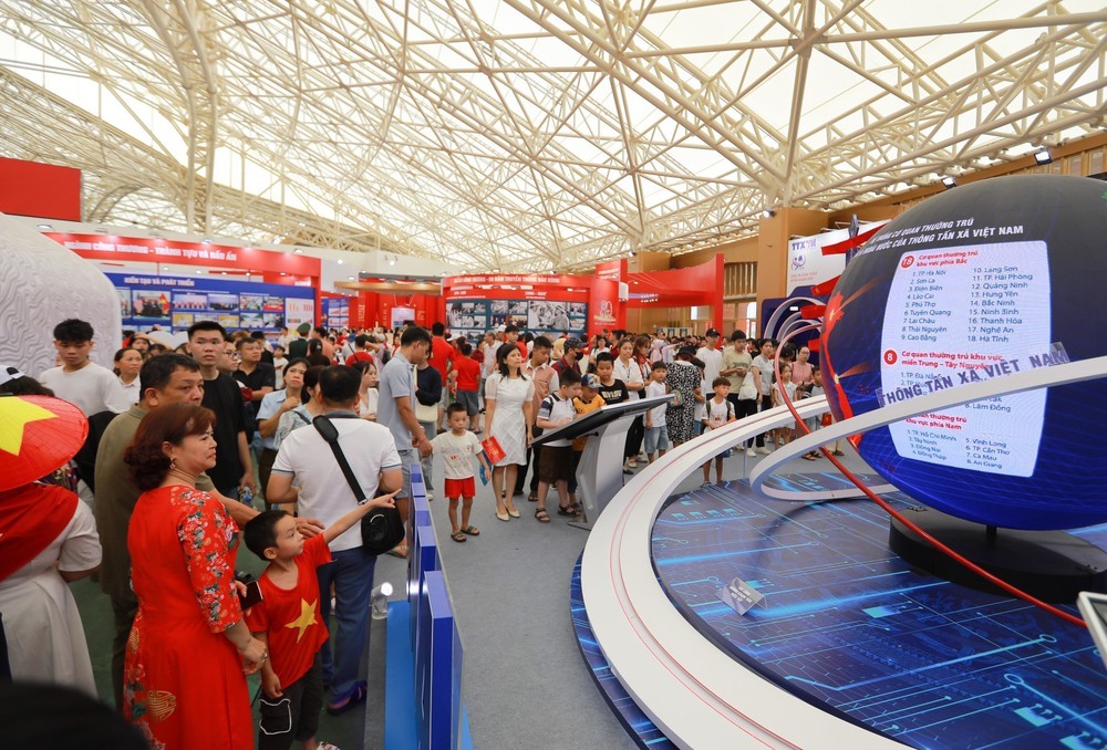 Khu trưng bày của TTXVN - điểm đến tại Triển lãm &quot;80 năm Hành trình Độc lập - Tự do - Hạnh phúc&quot; - Ảnh 6.
