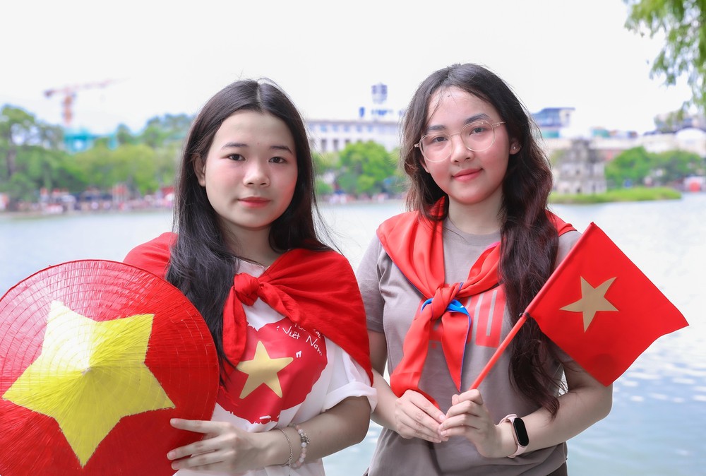 Thủ đô rực rỡ trong dịp nghỉ lễ quốc khánh đặc biệt - Ảnh 4.