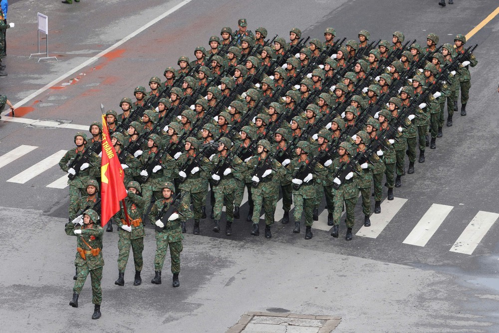 Bộ Y tế hướng dẫn người dân bảo vệ sức khỏe khi tham dự Lễ diễu binh, diễu hành - Ảnh 2.