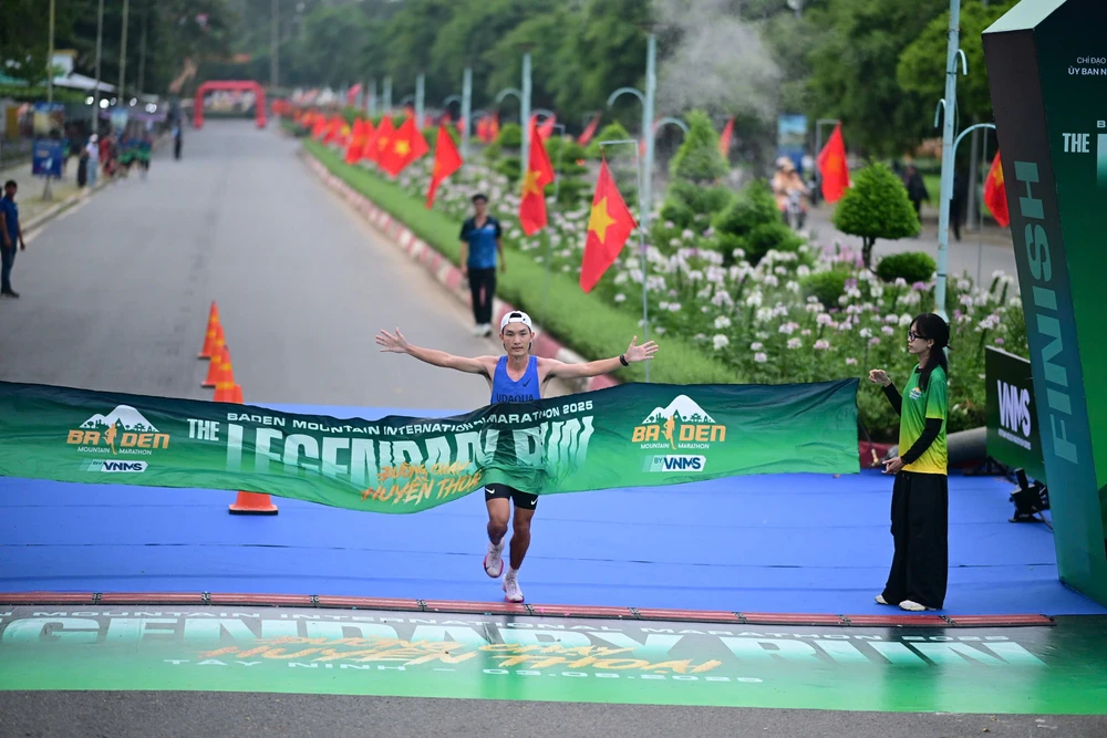 Kiptoo, Ngọc Hoa vô địch Bà Đen Mountain Marathon 2025 - Ảnh 4.