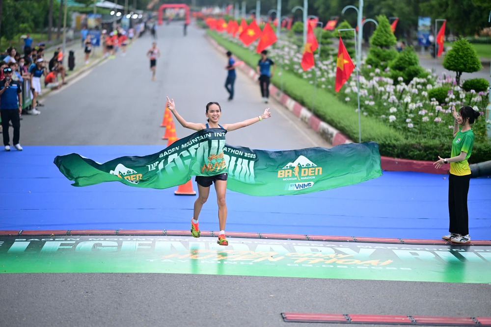 Kiptoo, Ngọc Hoa vô địch Bà Đen Mountain Marathon 2025 - Ảnh 3.