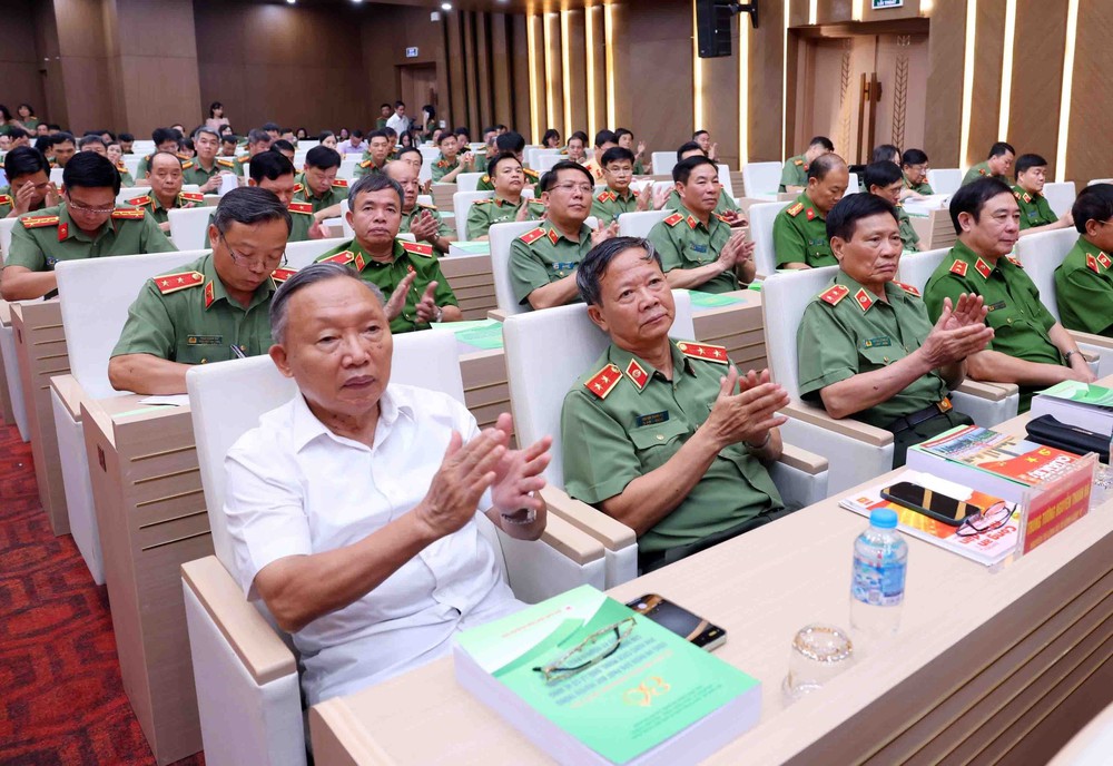 Công an nhân dân phát huy truyền thống anh hùng, vững bước cùng đất nước tiến vào kỷ nguyên mới - Ảnh 4.
