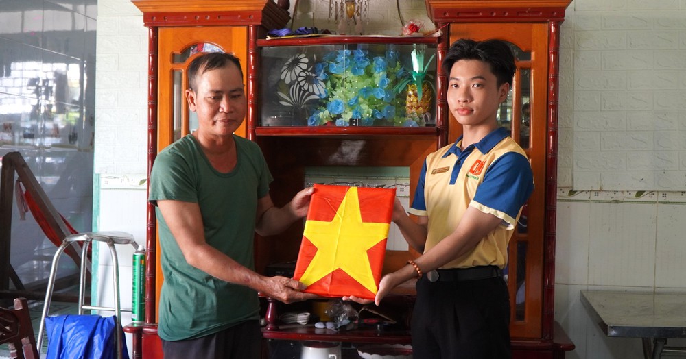 Phục dựng ảnh liệt sĩ: Món quà tinh thần vô giá - Ảnh 2.