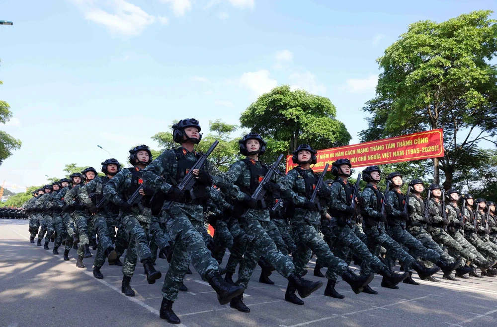 Thực hành cơ động lực lượng, vũ khí chuẩn bị diễu binh, diễu hành tại Quảng trường Ba Đình - Ảnh 3.