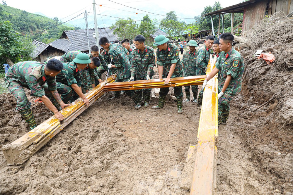 Nỗ lực khắc phục hậu quả mưa lũ ở Tìa Dình, Điện Biên - Ảnh 5.
