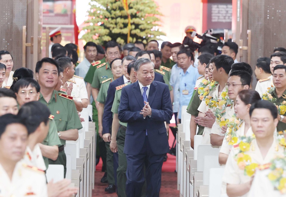 Tổng Bí thư Tô Lâm: Thi đua vì an ninh Tổ quốc có ở từng người, từ trong suy nghĩ, hành động và mọi công việc hàng ngày - Ảnh 1.