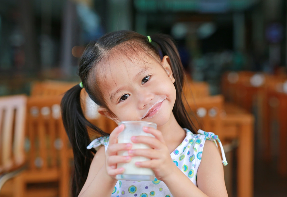 Ra mắt sữa tươi Moozi &quot;chuẩn 10 không ưu việt, khác biệt từ thiên nhiên&quot; - Ảnh 1.