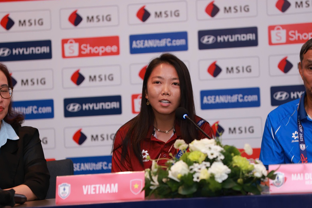 Tin nóng bóng đá Việt hôm nay 6/8: Huỳnh Như hy vọng lịch sử lặp lại; HLV Kim Sang Sik không muốn làm tổn hại ông Park Hang Seo - Ảnh 1.