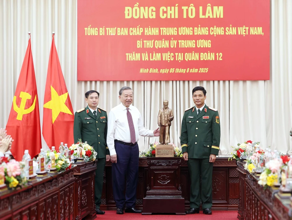 Tổng Bí thư Tô Lâm: Xây dựng Quân đoàn 12 là lực lượng cơ động chiến lược của Quân đội - Ảnh 8.